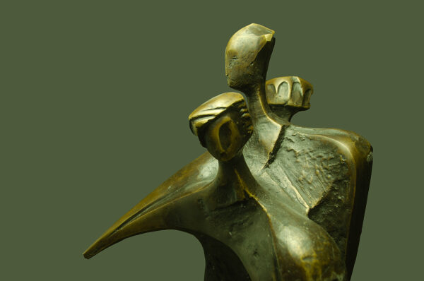 Trecere (passing by) bronze sculpture further head details
