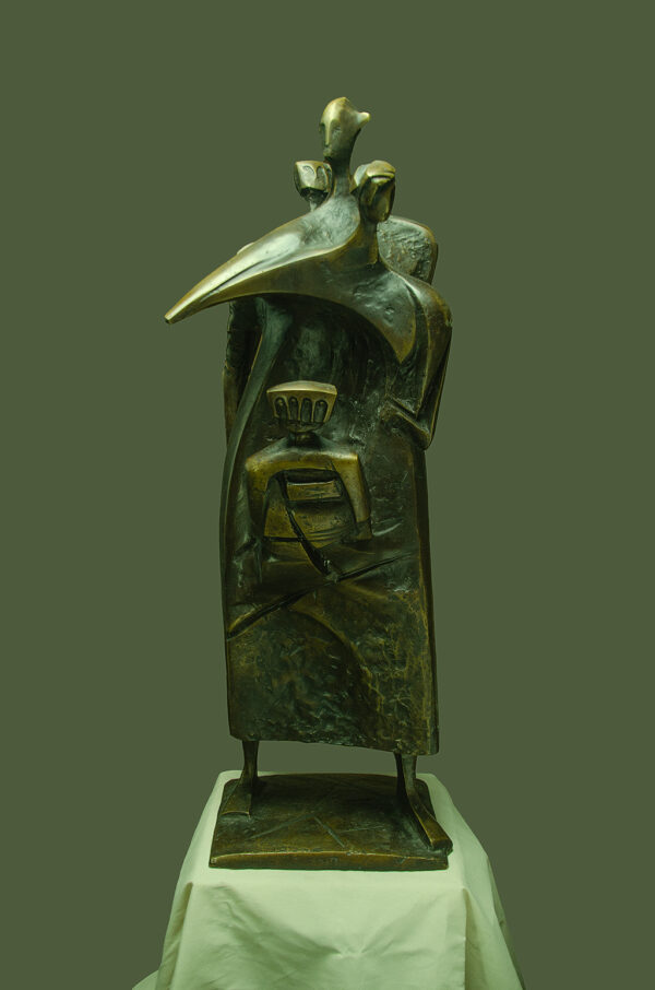 Trecere (passing by) bronze sculpture front view